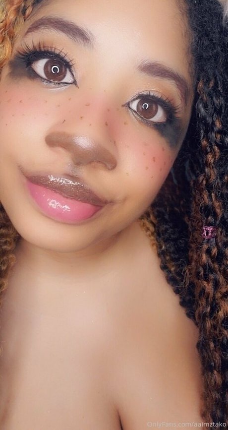 小さいペニスのシーメールオンリーファンズ 美しいヌード 画像