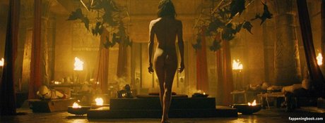 Sofia Boutella セックスモデル 写真