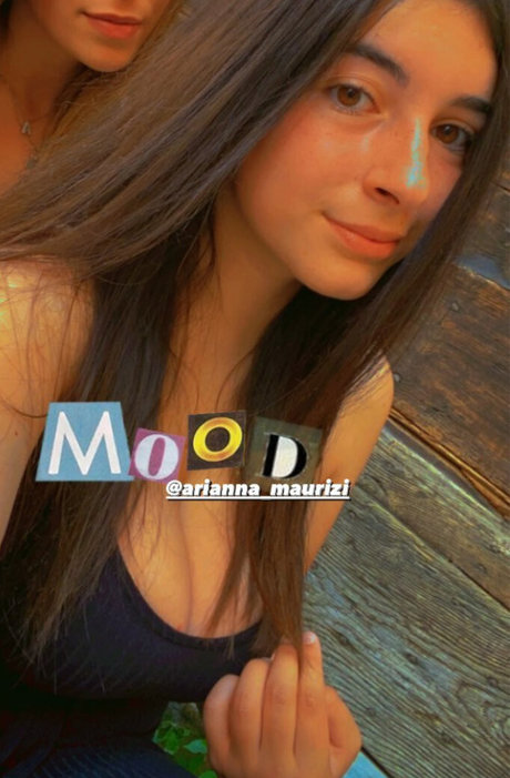 赤毛の熟女オンリーファンズ 美しいヌード 画像