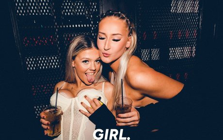 Chantelle A アダルトスター ギャラリー