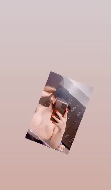 パンツ オンリーファンズ セクシーヌード 画像