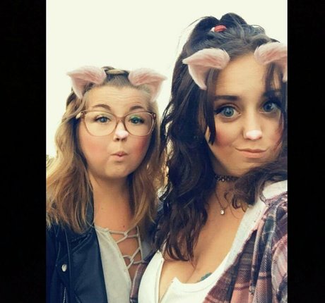 巨乳の熟女オンリーファンズ ヌード 写真