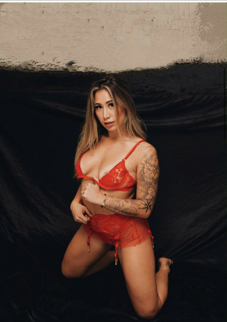 Paige Elysee セクシーなポルノスター 画像