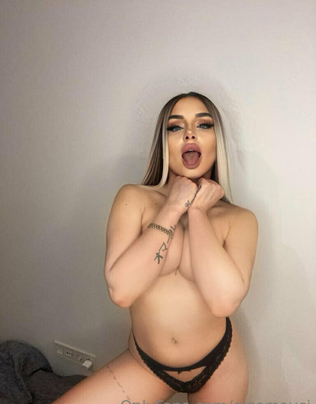 gizemavci アート女優 画像