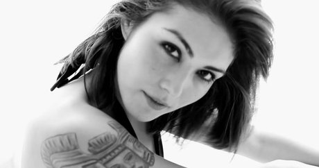 Daniella Pineda セクシーなポルノスター ギャラリー