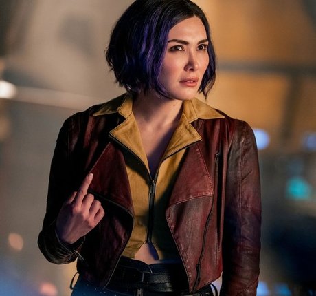 Daniella Pineda トップモデル ギャラリー