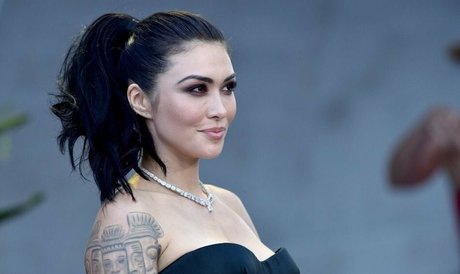 Daniella Pineda 高品質モデル ギャラリー