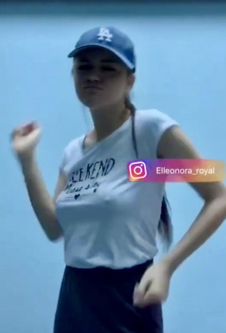 白いランジェリーオンリーファンズ 無料ヌード 画像