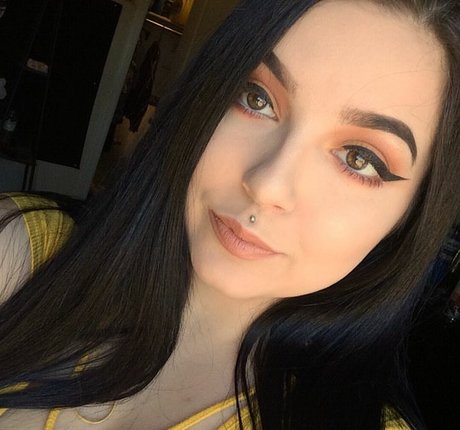 寝取られ無料オンリーファンズ 美しいxxx 画像