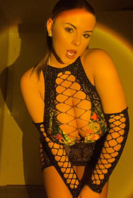 BustyLiv J セックス女優 写真