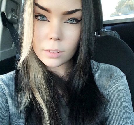 Suzy Berhow 美しいスター 写真