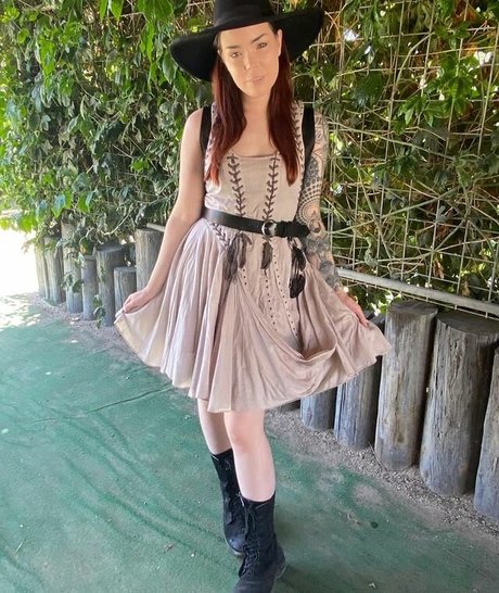 Suzy Berhow ポルノスター ヌード 写真