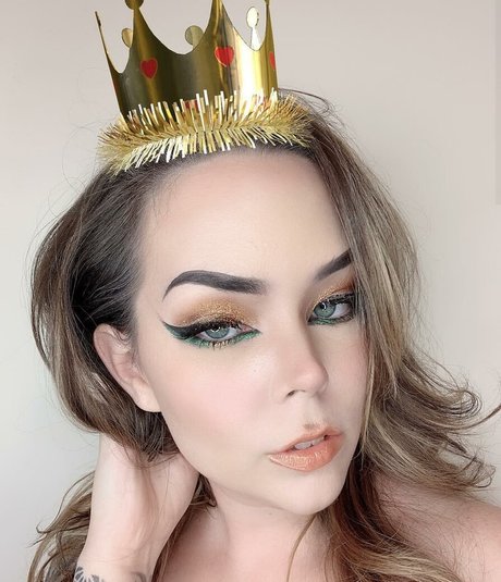 Suzy Berhow スター ギャラリー