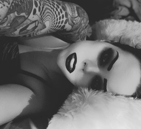 Suzy Berhow ポルノスター セクシー 写真