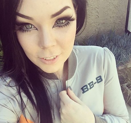 Suzy Berhow HDスター アーカイブ