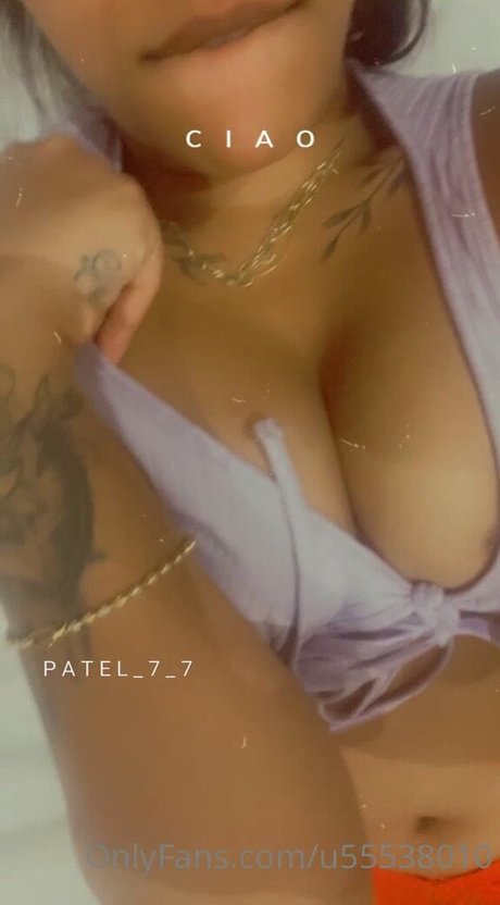 Hritu Zee セクシーモデル 写真
