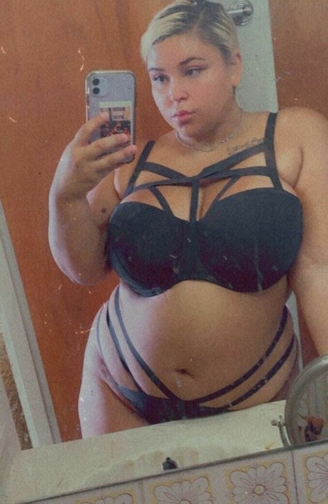 Leishla Gomez ホットモデル 写真