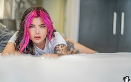 bethkenny エロティック女優 写真