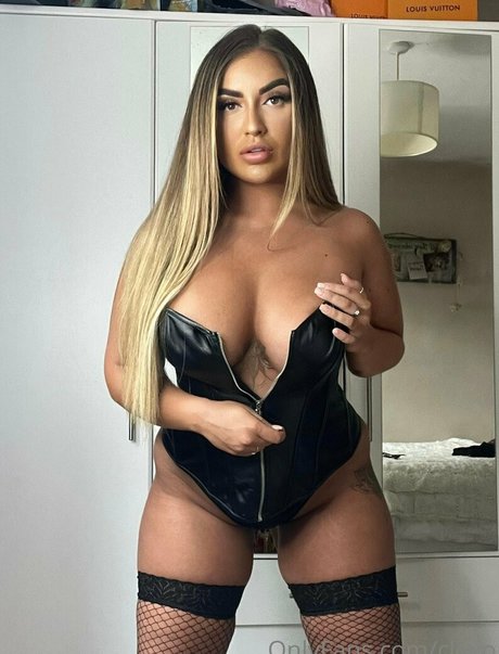 Chloe Fleming エロティックなポルノスター 画像