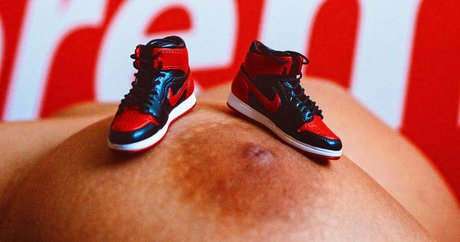 Jazmine r アダルトモデル 画像