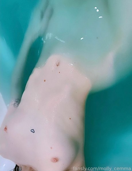 Molly cemma top profile image