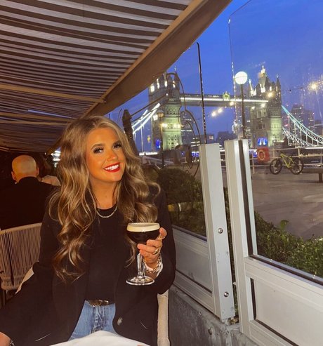 Emily Mather セックスモデル 画像