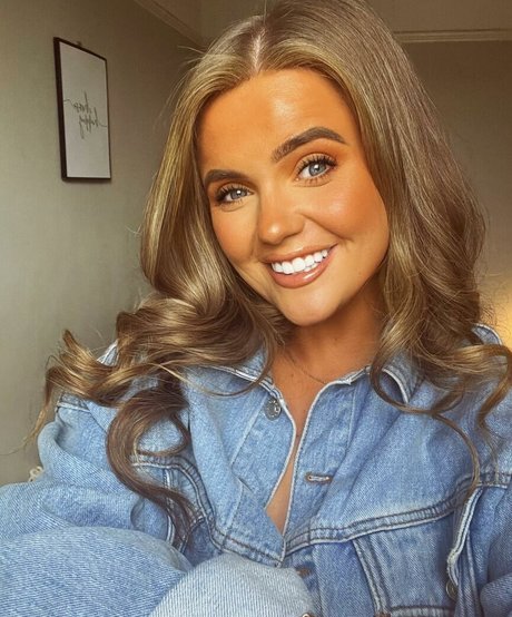 Emily Mather トップスター 写真