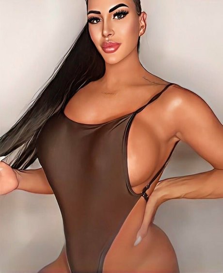 ビキニセックスオンリーファンズ セクシーヌード 画像
