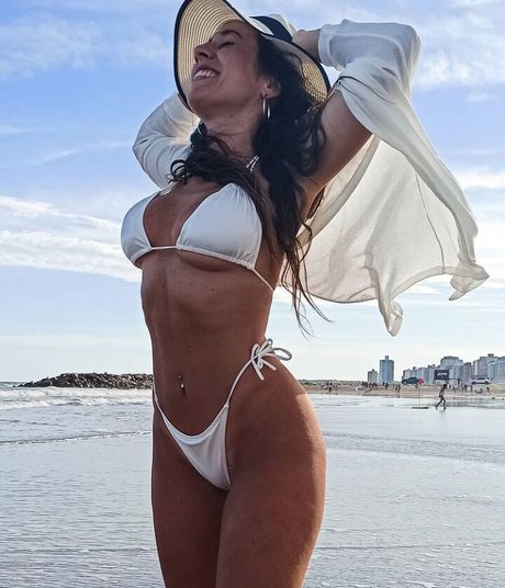 おっぱい自撮りオンリーファンズ 無料 写真