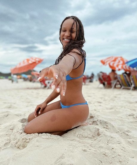 Rebeca Andrade 裸モデル 写真