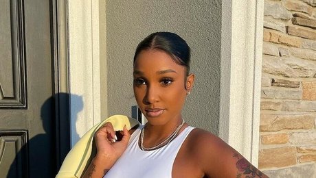 Realamarie エロティックなスター 写真