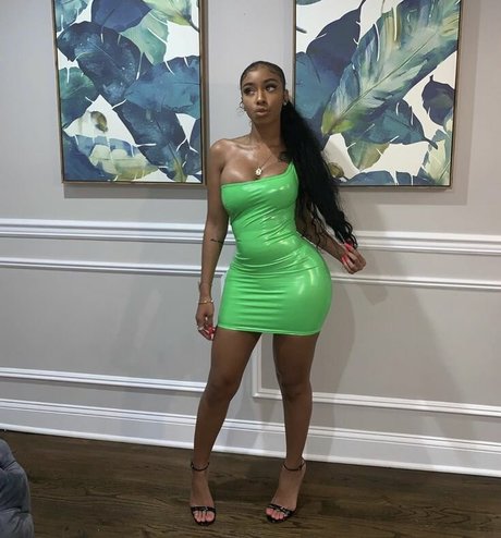 Realamarie アダルトモデル ギャラリー