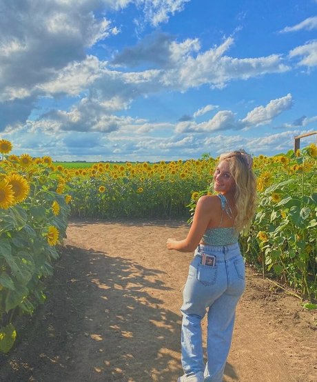 Gracie Diewald 素敵なモデル 写真