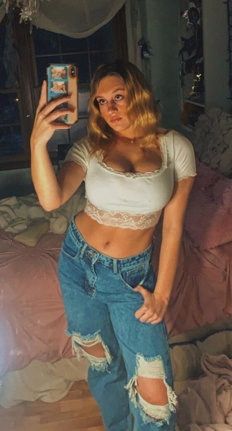 Gracie Diewald ポルノスター ヌード 写真