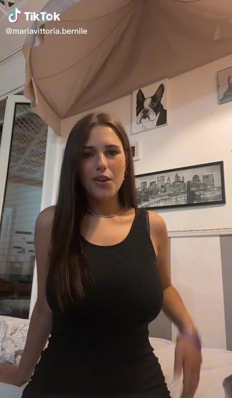 Maria Vittoria xxxポルノスター 写真