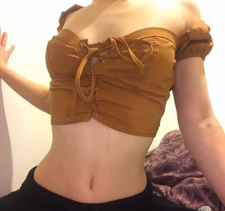 黒い肌のオンリーファンズ セクシーヌード 写真
