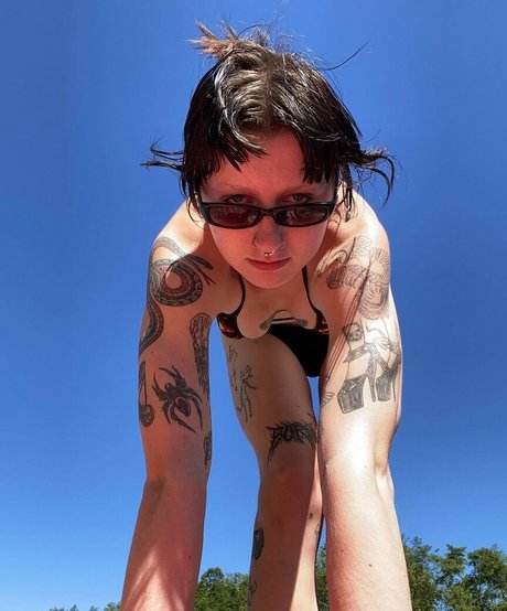 gothbimboxxx セックスモデル 写真