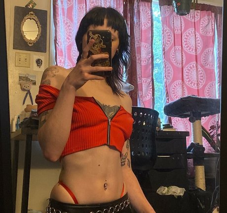 gothbimboxxx ヌード女優 画像