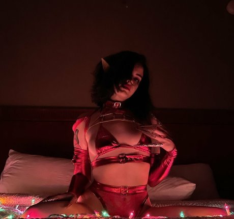 おっぱいオンリーファンズ セクシーヌード 写真