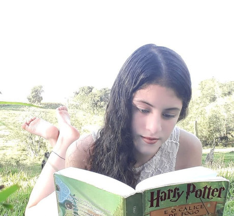 毛深い足のオンリーファンズ セクシーヌード 画像