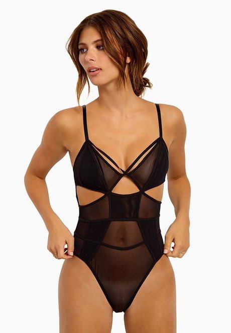 Shelby Bay ホットモデル 写真