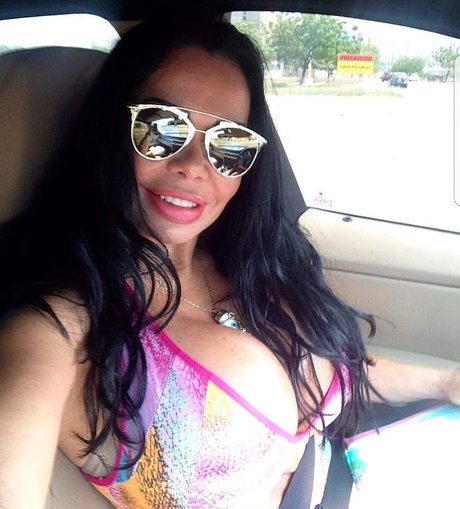 巨乳ソロオンリーファンズ 無料xxx 写真