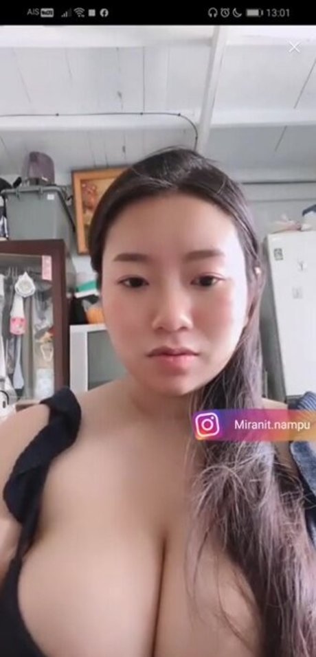 Saranrom 裸のポルノスター 写真