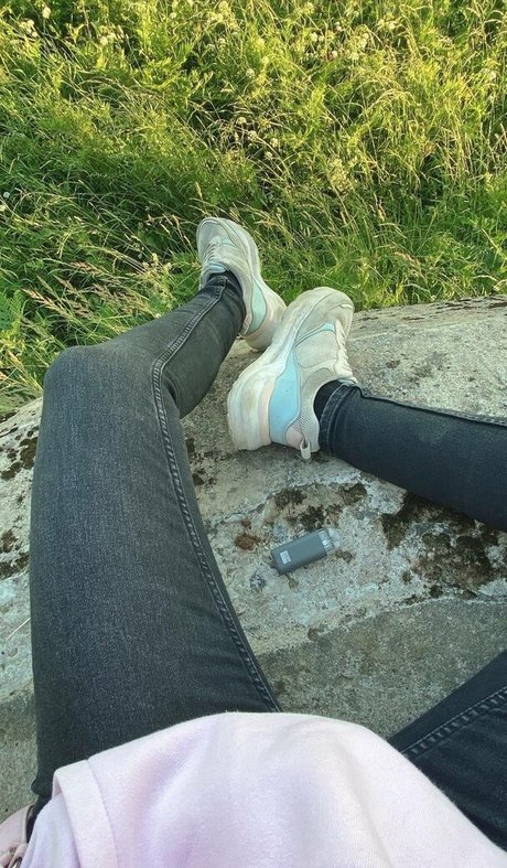 巨乳クーガーオンリーファンズ 裸 写真