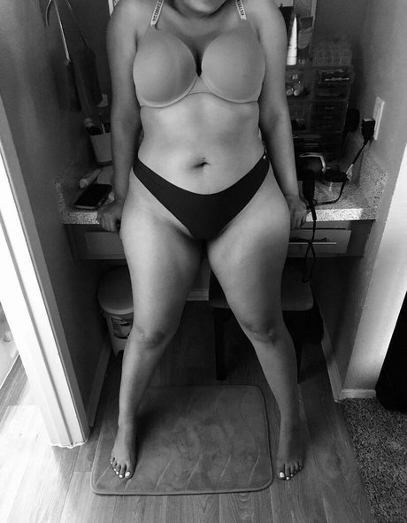 OnlyJojoForU ポルノスター ホット 画像