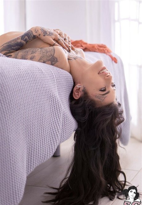 lilith sg セクシーモデル 写真