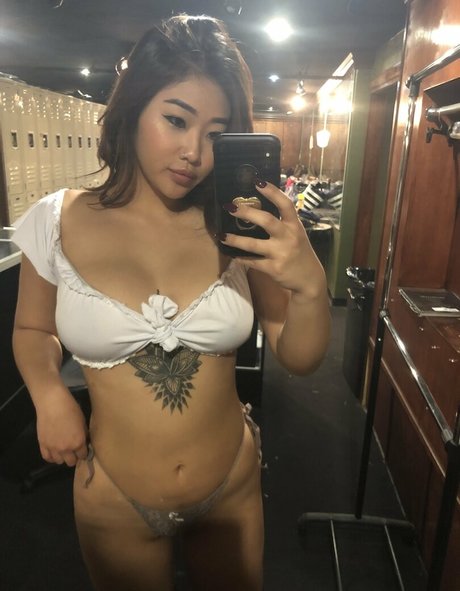 ブルネットのティーンオンリーファンズ 無料セックス 画像