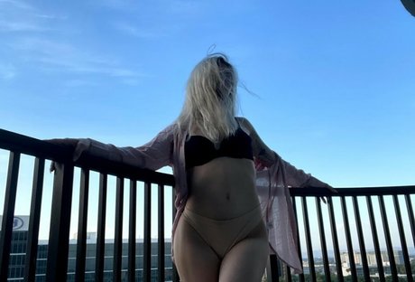 Fawnx ポルノ女優 写真