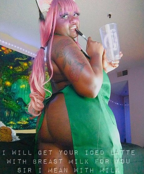 黒檀の偽おっぱいオンリーファンズ セクシー 画像