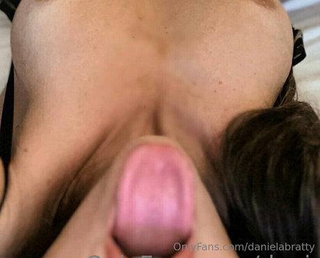 danielabratty xxxポルノスター 画像